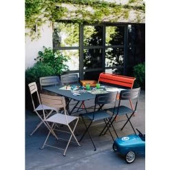 Table De Jardin 8 Personnes FERMOB Cargo 128 X 128 Cm - Carbone 10 Table De Jardin 8 Personnes FERMOB Cargo 128 X 128 Cm - Carbone -Lafuma Magasin 024147 table jardin fermob cargo 128 cm carbone ambiance 4