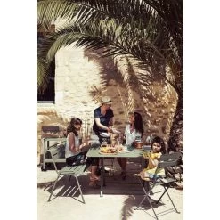 Table De Jardin 8 Personnes FERMOB Cargo 128 X 128 Cm - Cactus 7 Table De Jardin 8 Personnes FERMOB Cargo 128 X 128 Cm - Cactus -Lafuma Magasin 024182 table de jardin fermob cargo 128 x 128 cm cactus ambiance 3