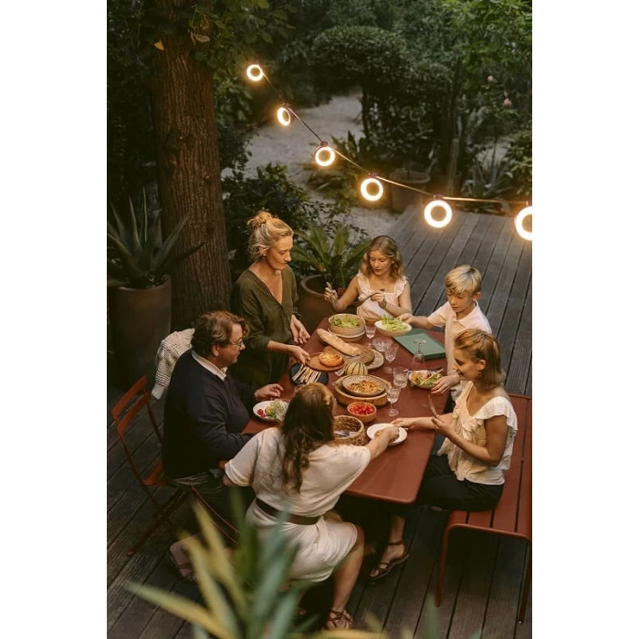 Guirlande Lumineuse FERMOB Hoop - Cerise Noire 5 Guirlande Lumineuse FERMOB Hoop - Cerise Noire – Image 5