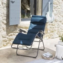 Fauteuil Relax Pliant LAFUMA Futura BeComfort - Bleu Encre -Lafuma Magasin lfm3130 fauteuil relax pliant lafuma futura becomfort ambiance 4 min 1